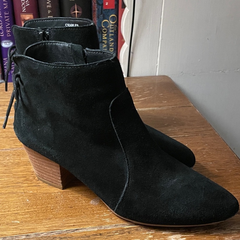 Isaac Mizrahi size 8.5 Black Suede Zip Ankle Boots with ties in back